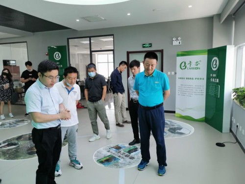 漢唐華固考察團(tuán)見證卡本工廠高端質(zhì)造 卡本科技加固硅烷浸漬劑